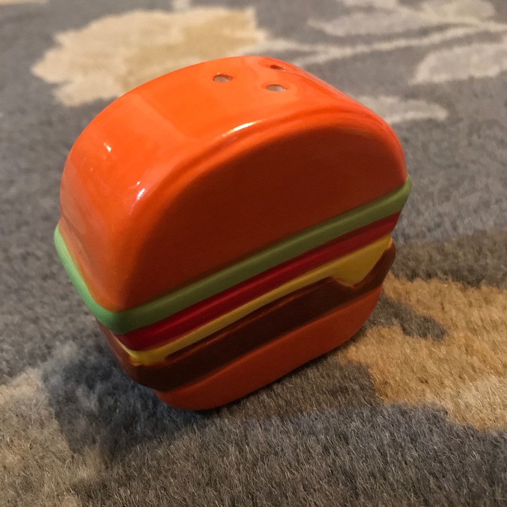 Burger and Fries Salt and Pepper Shakers - Picture 3 of 3